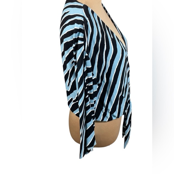 Topshop Zebra Print Tie Front Blouse 3/4 Sleeves Animal Print V-Neck Size 4 - Picture 6 of 8